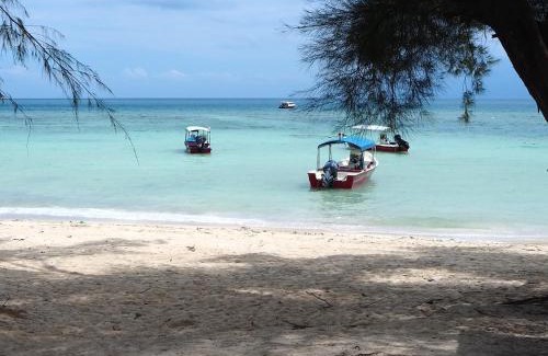 Pulau Perhentian Besar Resort | Relax at Samudra Beach Chalet with Private Ocean Views