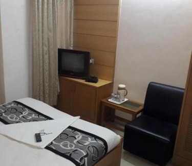 Central Chennai Cabin | Discover Comfort at Samudra Residency with Great Amenities
