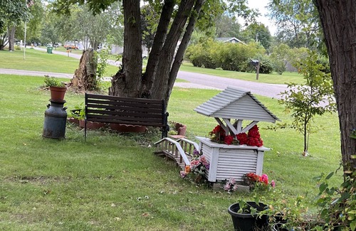 Elkhart House | Top-Rated Samuel Hotel: Family-Friendly with Spa & Kitchen