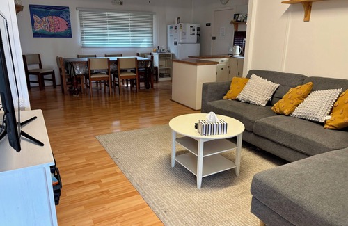 Muloowurtie House | Oceanfront Samuels Shack: Dog-Friendly with Free Wifi