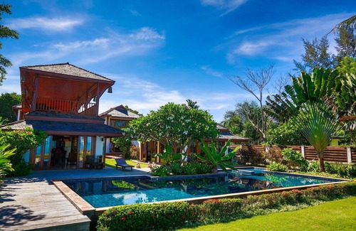 Lipa Noi Villa | Exclusive Beachfront Villa with Private Pool & Pet-Friendly