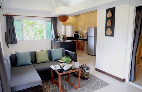 Maret Hotel | Budget-Friendly Samui Garden Home with Pool & Dining