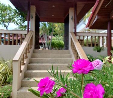 Bophut Resort | Discover Samui Little Garden Resort: Pet-Friendly Oasis