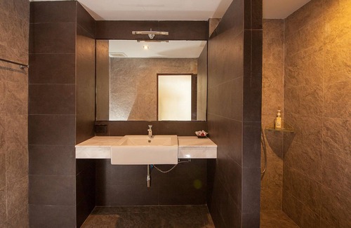Plai Laem Hotel | Relax at Samui Mermaid Resort with Pool and Dining Options