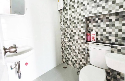Samut Sakhon Hotel | Comfortable Stay at Samutsakorn Apartment with Family Amenities