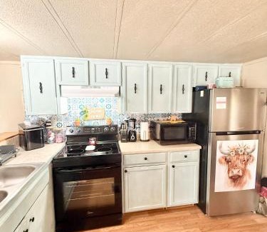 Bandera House | Family-Friendly San Angelo Haven - Steps from D'Town Bandera