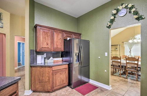 Heritage House | Family-Friendly San Antonio Home with Deck & Spa Access