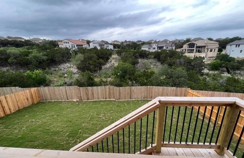 Stone Oak House | San Antonio Serenade: Family-Friendly Stay with Spa & Breakfast
