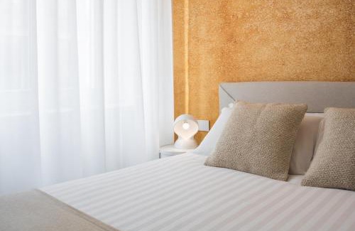 Tricolore Apartment | Stylish San Babila Design Apartment for Families & Pets