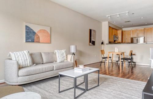 San Bruno Apartment | Pet-Friendly San Bruno One-Bedroom with Pool & Gym
