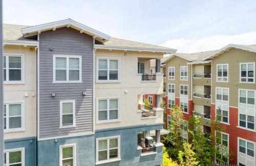 San Bruno Apartment | Pet-Friendly San Bruno One-Bedroom with Pool & Gym