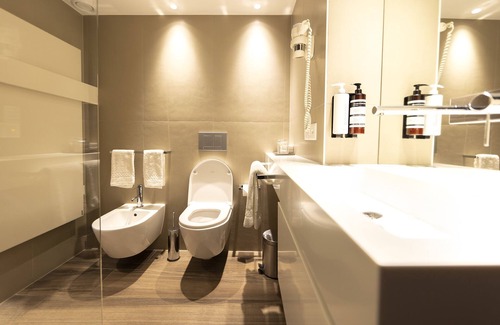 Lugano City-Centre Bed & Breakfast | San Carlo Suite: 4-Star Getaway with Spa & Family Amenities