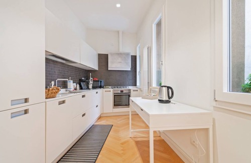 Historic Centre Apartment | Elegant San Fermo 21: Stay in the Heart of Padua