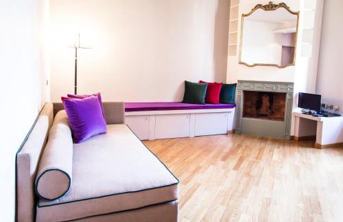 San Marco Apartment | San Fermo Apartment: Family-Friendly Retreat with Hot Tub