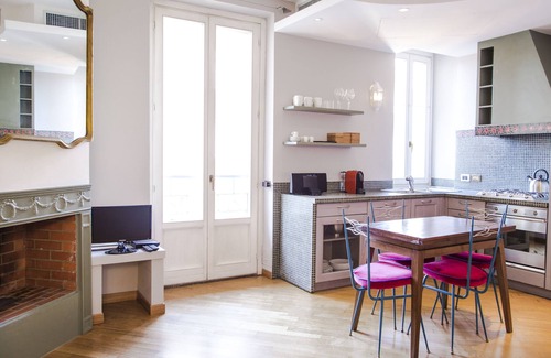 San Marco Apartment | Discover San Fermo Apartment: Family-Friendly Comfort Awaits