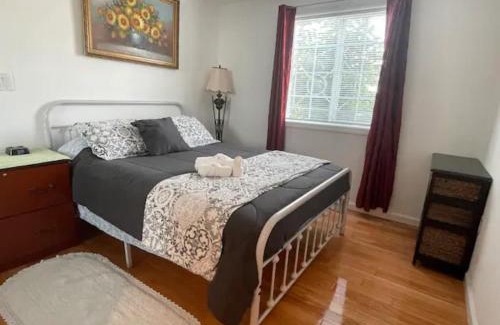 Outer Mission Apartment | Cozy 2 Bedroom Apartment with Parking near City College