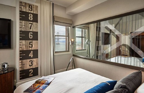 South Beach Hotel | Conveniently Located Pet-Friendly Hotel with Onsite Parking