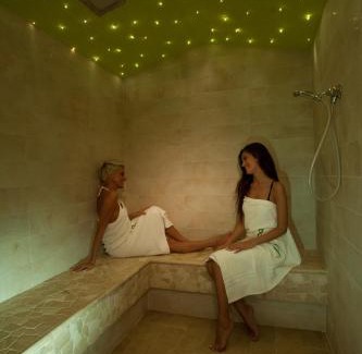Igea Marina Hotel | Relax at San Giorgio Savoia with Oceanfront Views & Pool