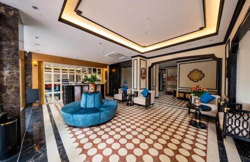 Trung Hoa Nhan Chinh Hotel | San Hotel & Pool