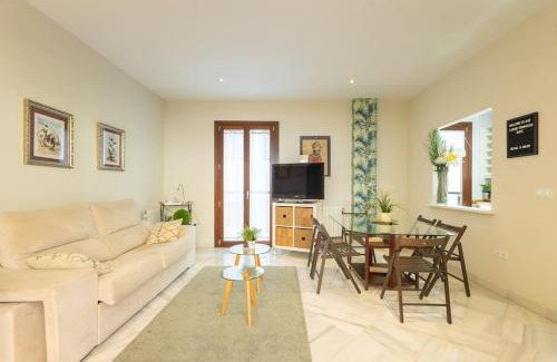 Historical Center Apartment | Discover San Isidoro Skyview: Family-Friendly Retreat