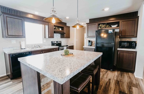 Vernal House | Modern Mountain View Getaway in San Juan & Cimarron