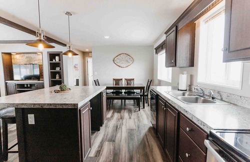 Vernal House | Modern Mountain View Getaway in San Juan & Cimarron