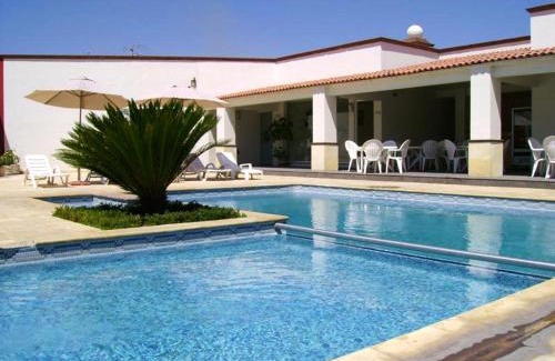 San Juan del Rio Hotel | Elegant Hotel San Juan Park: 5-Star Stay with Pool & Breakfast