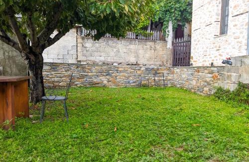 Agios Lavrentios Apartment | Inviting San Lorenzo Cottage - Traditional Stone Rooms
