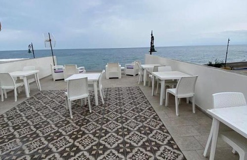 Cariati Bed & Breakfast | Pet-Friendly Getaway at San Lorenzo with Hot Tub Access