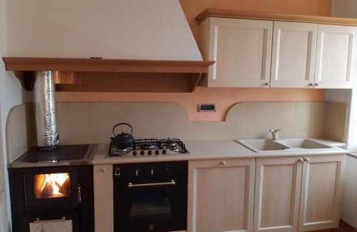 Umin House | Ideal San Marcello Residence: Family-Friendly with Kitchen
