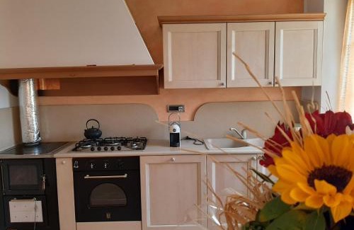 Umin House | Ideal San Marcello Residence: Family-Friendly with Kitchen