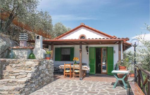 Cascine-La Croce House | Pet-Friendly San Michele: Poolside Bliss for Families