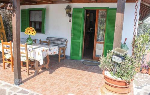 Cascine-La Croce House | Pet-Friendly San Michele: Poolside Bliss for Families