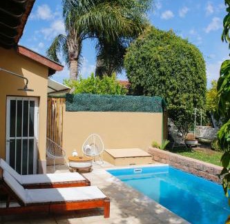 San Pedro Hotel | Budget-Friendly San Pedro Hotel with Pool & Hot Tub Access