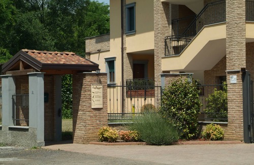 Garbagnate Milanese House | Discover San Prospero: Family-Friendly with Essential Amenities