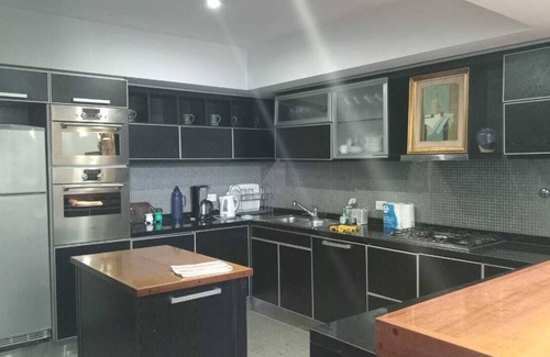 Barracas House | Discover San Telmo Beauty: Spa and Dining Near Puerto Madero