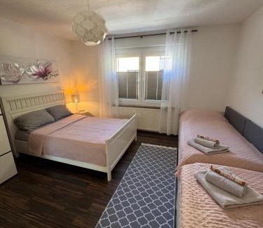 Oberhausen Apartment | Guest Rated 9.3: Family-Friendly Stay at Sana Ferienwohnung