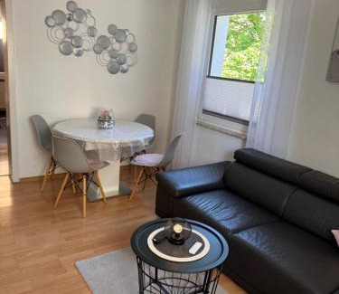 Oberhausen Apartment | Guest Rated 9.3: Family-Friendly Stay at Sana Ferienwohnung