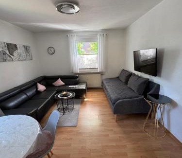 Oberhausen Apartment | Guest Rated 9.3: Family-Friendly Stay at Sana Ferienwohnung