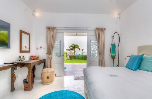 Hua Hin Hotel | Relax at Sanae Beach Hua Hin - Rated 8.8/10 with Ocean Views