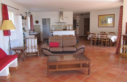 Sanary-sur-Mer House | Serene Sanary-sur-Mer House Amid Olive Trees by the Sea