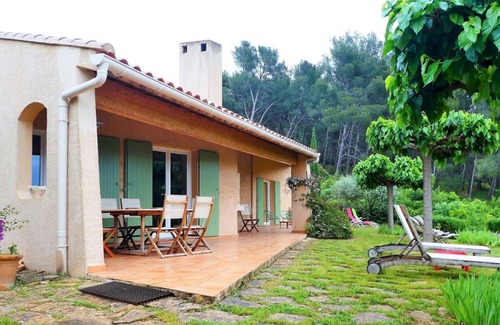 Sanary-sur-Mer House | Serene Sanary-sur-Mer House Amid Olive Trees by the Sea