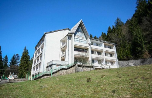 Soymy Resort | Relax at Sanatorium Verhovyna: Oceanfront Retreat Awaits