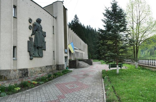 Soymy Resort | Relax at Sanatorium Verhovyna: Oceanfront Retreat Awaits