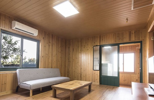 Andeok House | Sanbangsane Pension