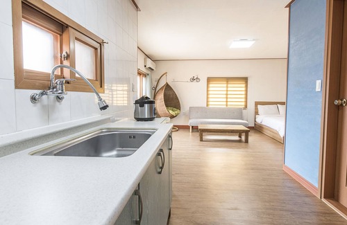 Andeok House | Sanbangsane Pension