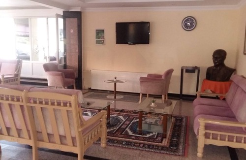 Buyukcekmece Hotel | Discover Sancak Hotel: Family-Friendly Stay with Pool