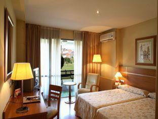 Ermitagana Hotel | Discover Sancho Ramirez: Pet-Friendly Stay with Great Amenities