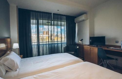 Ermitagana Hotel | Discover Sancho Ramirez: Pet-Friendly Stay with Great Amenities