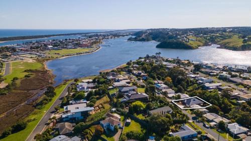 Lakes Entrance House | Family-Friendly Sanctuary with a 9.6/10 Guest Rating
